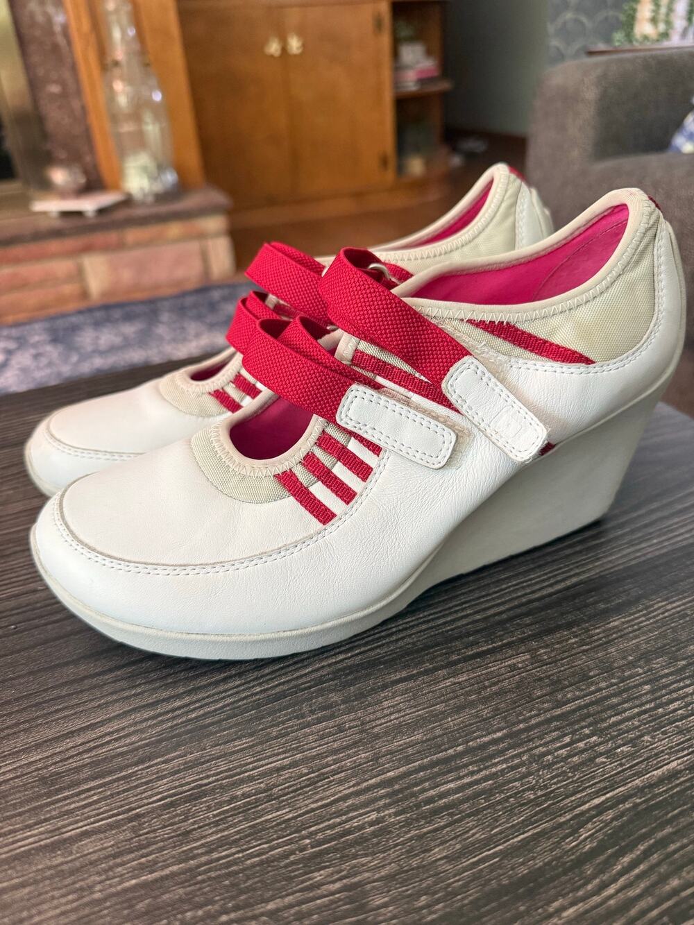 Tsubo Acrea White and Red Y2K Rubber Wedge Sneakers Sz. 7